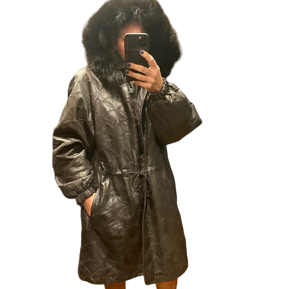 Beautiful and such high quality leather and fur jacket!